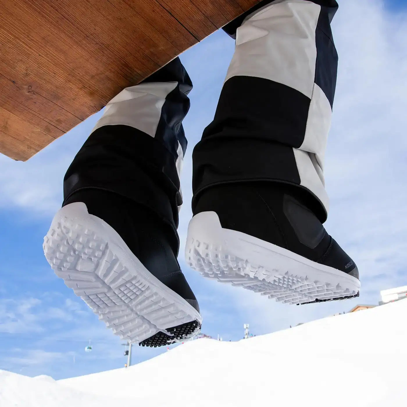 Cascade Women 2026 | Feet First | Nidecker | USA Cascade Women Boots Nidecker Snowboards Premium Swiss