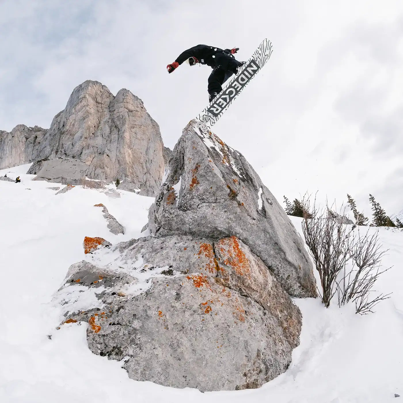 Sensor Men 2026 | Ollie High, Carve Low | Nidecker | USA Sensor Men Snowboards Nidecker Snowboards Premium Swiss