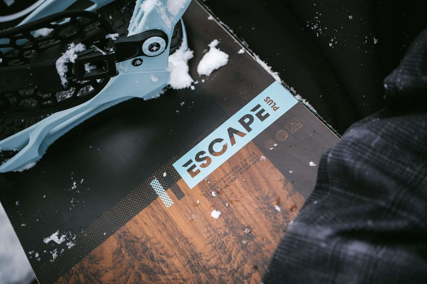 Escape Plus 2024 | Nidecker | USA Escape Plus 2024 Snowboards Nidecker Snowboards Premium Swiss